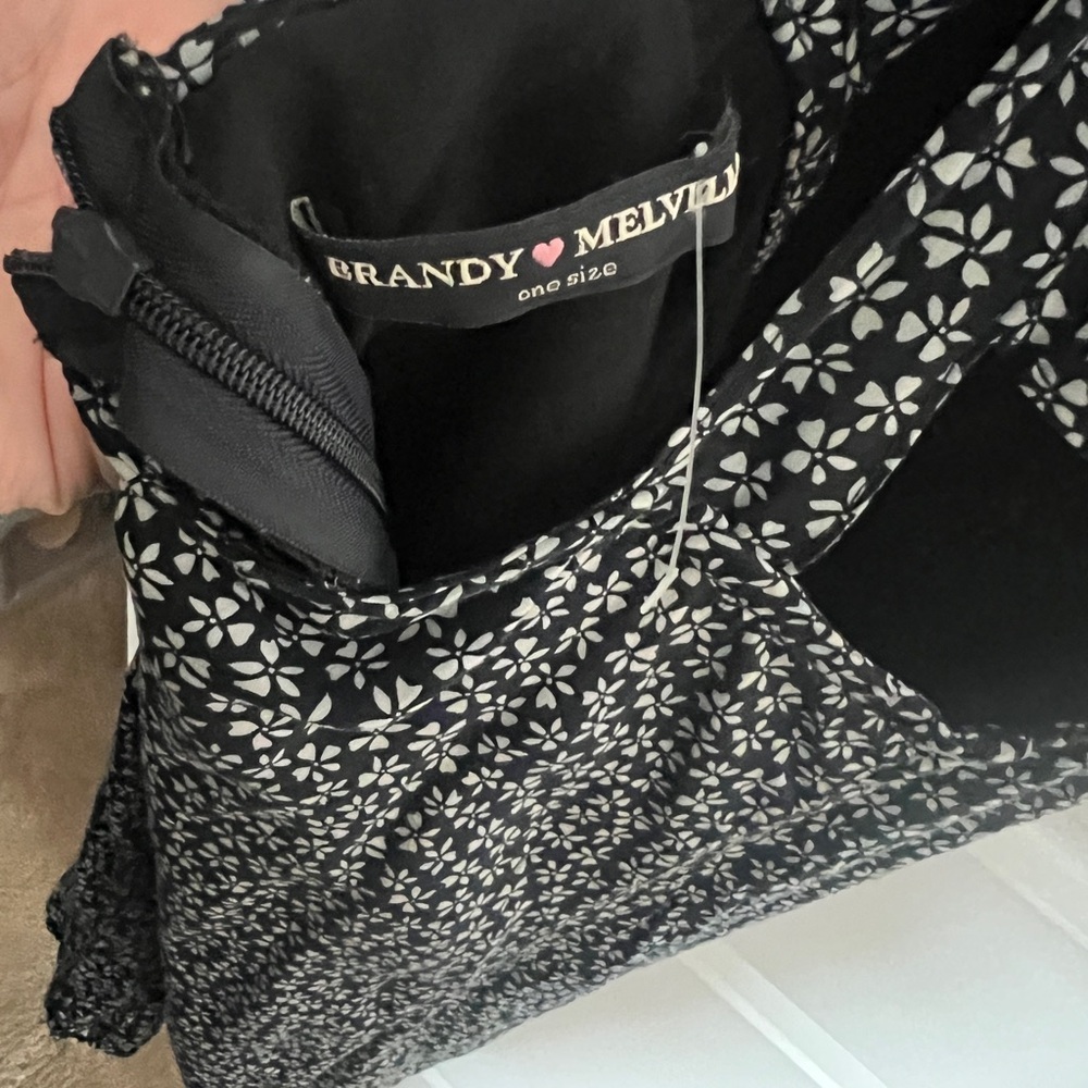Brandy Melville Black and White Floral Mini Dress - Picture 4 of 4